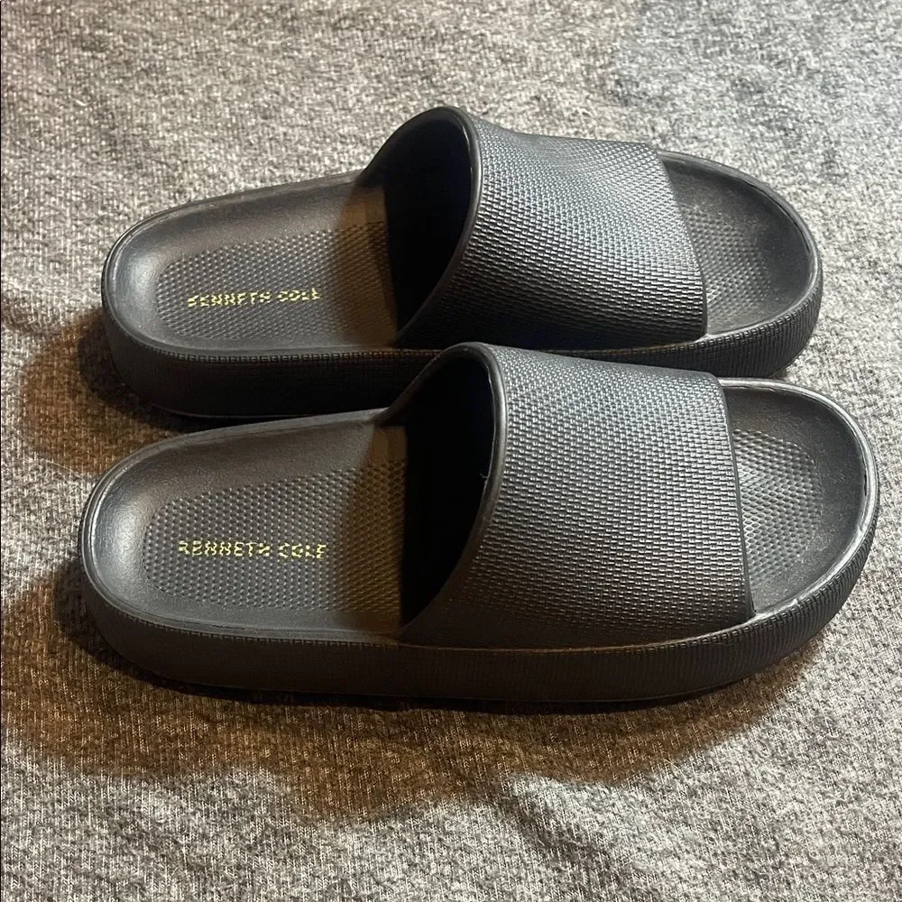 Kenneth Cole slides size 6